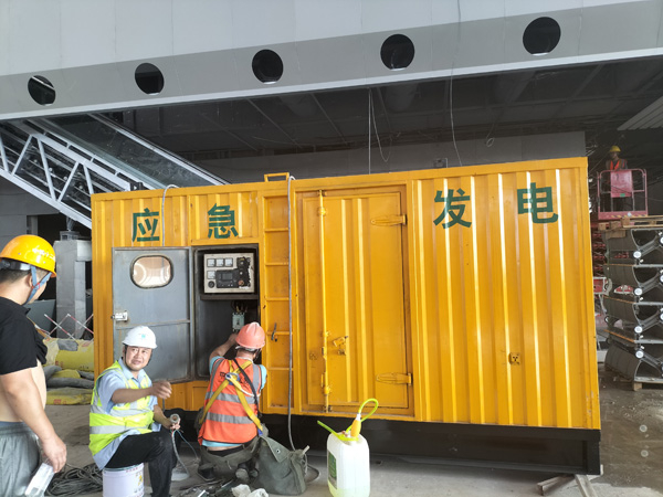 兰陵怎样判断空气滤清器是否需要更换？